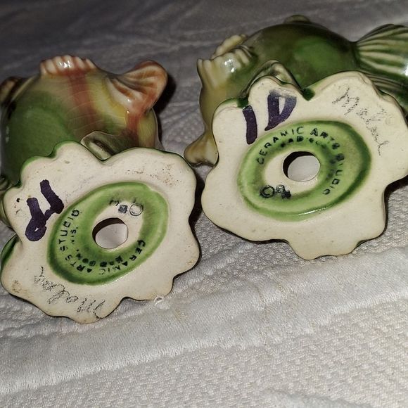 VINTAGE  Ceramic Arts Studio Salt/pepper shakers - Picture 4 of 5